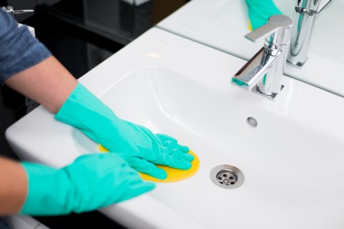 Steam cleaning process for carpets in a Kensington home